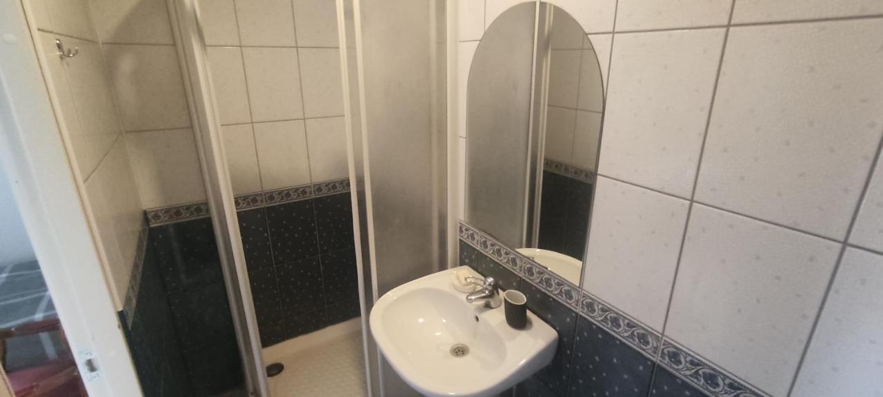 Hotel Sveciu Namai Prie Sirvintu Akmeniai Exterior foto